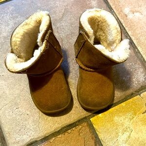 Toddler UGG’s size 4/5. Good Condition!